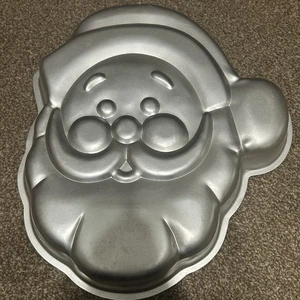 Vintage 1987 Wilton Jolly Santa Holiday Face Cake Pan Baking Mold #2105-1225 - Picture 1 of 4