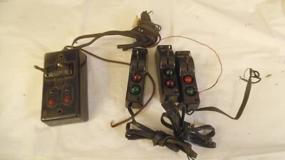 Controladores de interruptor de pista de posguerra Lionel 1122 y 022 4 piezas como está sin reembolsos Foto 1 de 4