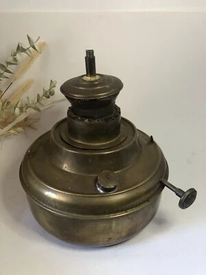 Ancien gros réchaud / chauffe plat à pétrole en laiton vintage - Photo 1/4