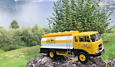 CAMION Epoca FIAT 643-690 DE 1965 CITERNE AGIP Nizza France Die Cast Model 1843  - Immagine 1 di 4