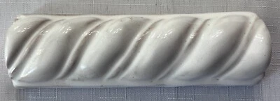 Azulejo Cerámico Esmaltado Blanco Cuerda Torcida Patrón Textural 6x1.5 pulgadas 8 piezas Foto 1 de 2