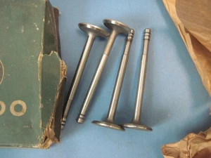 4 new old stock intake valves 1942-1958 Dodge and Plymouth 6 cyl - Bild 1 von 1