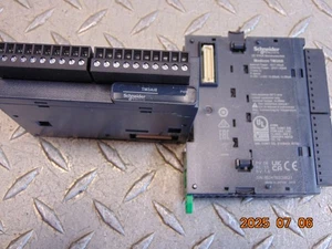 (1) SCHNEIDER TM3AI8 ANALOG INPUT MODULE - Picture 1 of 1