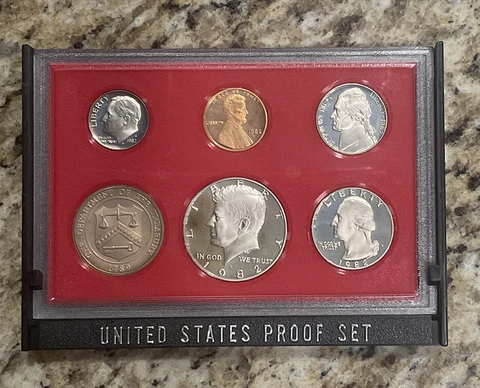 1982 Proof Set U.S. Mint Original Government Packaging OGP Collectible š„š„š„ Cover