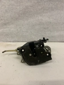 95 96 97 98 99 00 01 02 SUZUKI ESTEEM Left Rear Door Latch Lh OEM: 8230160G00 - Picture 1 of 5