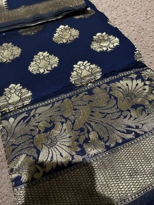 Sari in seta blu navy banarasi per festa di nozze | sari in seta contemporanea - Foto 1 di 6