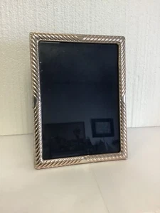 Marco de fotos de plata de ley de 6" x 8" diseño acanalado terciopelo azul caballete - Imagen 1 de 5