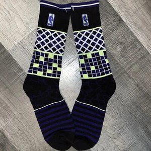 NBA LOGO MAN BASKETBALL BLACK PURPLE SHOWCASE CREW LENGTH SOCKS MEDIUM LOGOMAN - Picture 1 of 1