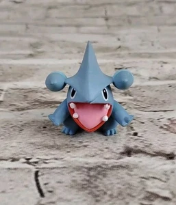 GIBLE Pokemon TOMY Figur - Bild 1 von 2