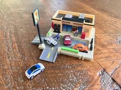 1996 Micro Machines 7-11 Convenience Store Special Cops 'N Robbers Edition 65058 - Image 1 of 4