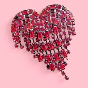 BLOODY HEART CRYSTAL BROOCH bleeding broken Valentine's Day emo lavalier pin D2 - Picture 1 of 7
