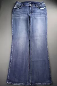 Pantalones de mezclilla para mujer Maurices con solapa acampanados elásticos bordados talla 18 (36x32) - Imagen 1 de 9
