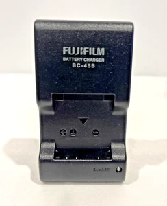 CHARGEUR MURAL AUTHENTIQUE FUJIFILM BC-45B POUR APPAREIL PHOTO NUMÉRIQUE FINEPIX BATTERIE NP-45 - Photo 1 sur 5