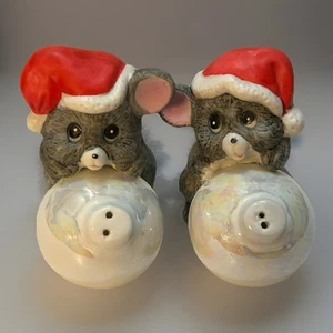 Vintage 1986 House of Lloyd Ceramic Christmas Holiday Mice Salt & Pepper Shakers - Picture 1 of 8