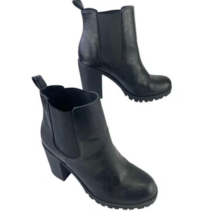 Soda Women’s Chelsea Black Pull On Tab Lug Block Ankle Faux Leather Boot Size 9 - Picture 1 of 10