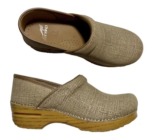 Dansko Sz 7.5 8 38 Women's Tan Textured Leather Clogs Shoes - Picture 1 of 9