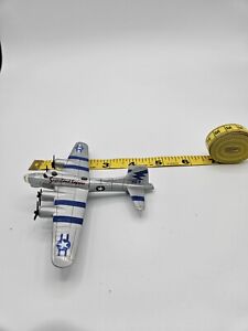 Maisto Jet Diecast Tailwinds Flying Fortress Metal Aircraft Vintage B-17G