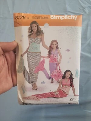 Disfraz de sirena Simplicity 8728 patrón todas las tallas - niño, niña y señoritas sin cortar Foto 1 de 4