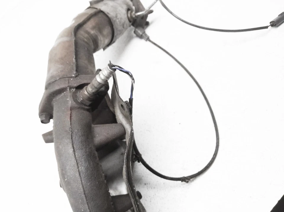 2005 Saab 9-2X 2.5L Upper Air Fuel Ratio O2 Oxygen Sensor 32005978 - Image 1 of 4