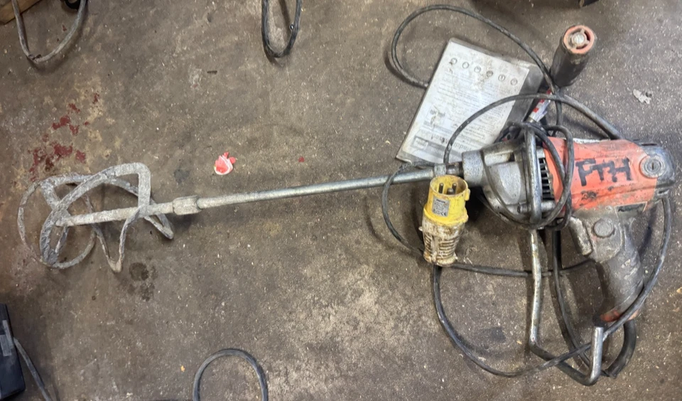 ⭐ MEZCLADOR DE PALETAS MOTOR 110V FUNCIONANDO PERO CHISPEANDO PARA DESPEJAR POSTE LIBRE⭐ Foto 1 de 4