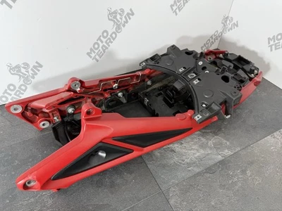 Subchasis y bandeja inferior Triumph Street Triple 765 R RS 2017-22 16457 millas OEM Foto 1 de 4