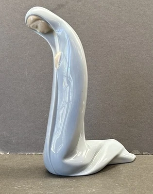 Lladro Madonna Nativity Figurine Kneeling Virgin Mary 4534 Perfect Condition 7" - Image 1 of 4
