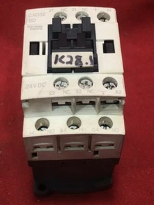 Schneider Electric CAD32BD Control Relay - Picture 1 of 3
