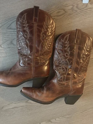 Caja Wo nueva. Botas vaqueras Laredo para mujer. Talla 10M. Marrón Foto 1 de 4