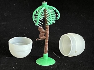 Gumball Prize Charm Monkey Climbing Palm Tree - Picture 1 of 10