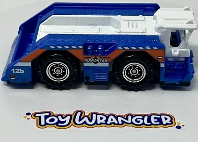 Matchbox #20 Runway Wrangler 2016 azul y blanco aeropuerto - suelto Foto 1 de 4