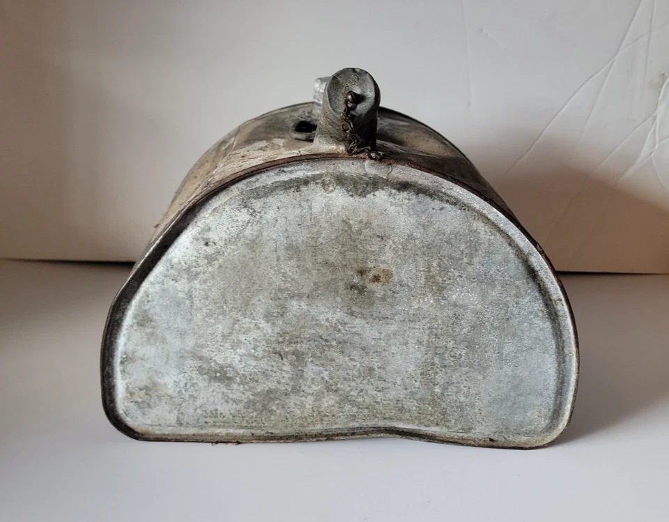 Antigua lata de gasóleo Boyco de plata de los años 20 vintage en buen estado usada. Foto 1 de 4