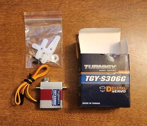 Turnigy TGY-S306G Heavy Duty Metal Gear Servo 3kg / 0.06s / 21g - Picture 1 of 3