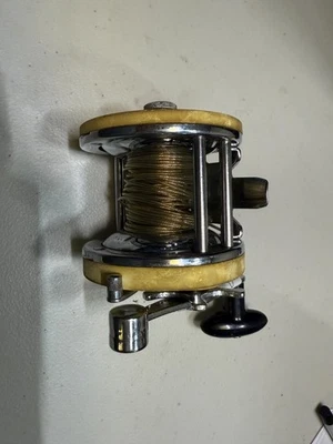 Carrete vintage Mitchell 605 Foto 1 de 3