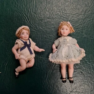 Vintage Miniature Dollhouse Ceramic Children in Crocheted Outfits - Picture 1 of 3
