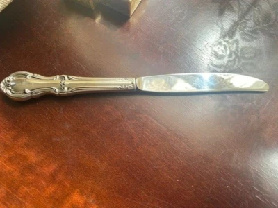 国际“JOAN OF ARC”925 纯银晚餐刀,9 1/4 英寸 — 第 1/4 张图片