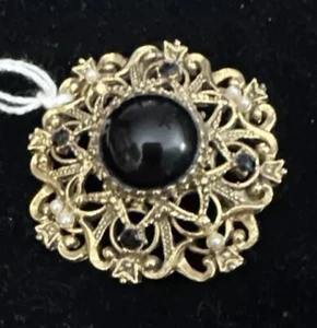 Vintage goldfarbene filigrane Brosche Anstecknadel Faux Amethyst Strass und Perlen - Bild 1 von 6