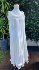 Stunning Tigerlily white with gold threads long dress size 14 - Picture 1 of 8