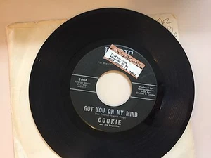 R&B 45 RPM RECORD - COOKIE AND HIS CUPCAKES- LYRIC 1004 - Imagen 1 de 2