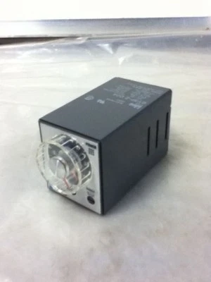 IDEC GT3F-2D24 TIMER - Image 1 of 4
