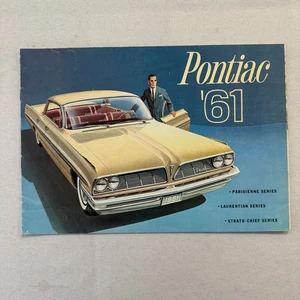 1961 Pontiac Sales Brochure Parisienne Laurentian Strato Chief Canadian Catalog - Picture 1 of 16