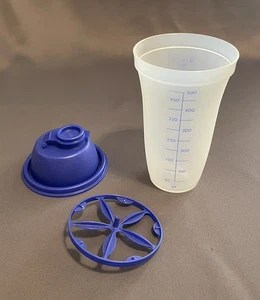 NEW Tupperware Quick Shake Blender / Measuring Cup Vintage Blue 2 Cup Capacity - Picture 1 of 5