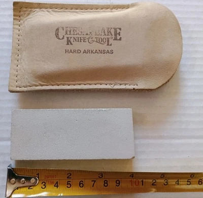 Cuchillo y herramienta Chesapeake de colección duro Arkansas estuche de cuero y piedra Foto 1 de 4