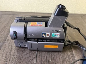 Sony Handycam Vision Hi8 CCD-TRV65 72x Zoom Steady Shot With Charger - Picture 1 of 15