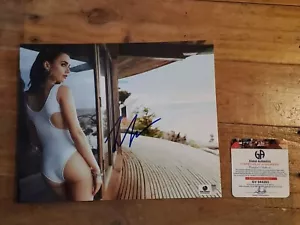 Lily Collins signed handsigniert 8x10 Authentic Foto GA COA GAI - Bild 1 von 9