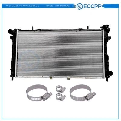 Radiador para 01-03 Chrysler Voyager Dodge Caravan con kit de abrazaderas de manguera universales Foto 1 de 4