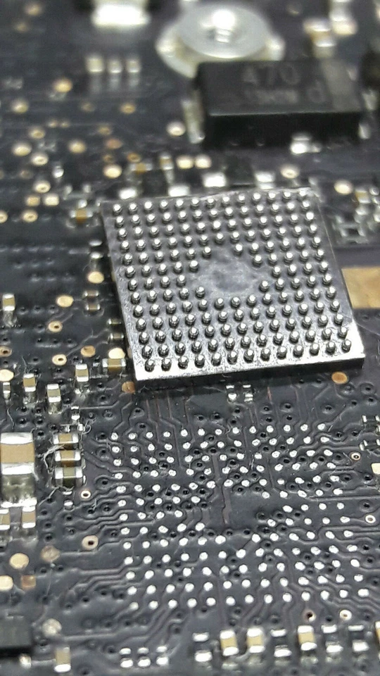 Assistenza riparazione MacBook Pro Retina 13" metà 2014 MacBookPro11,1 MGX72xx/A - Immagine 1 di 1