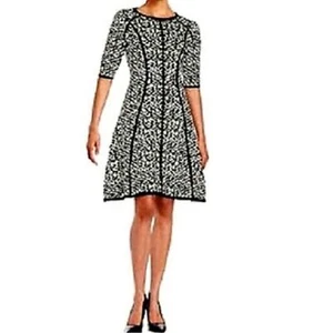 Vestido Suéter Karl Lagerfeld Línea A Ajuste y Acampanado Midi Tejido Negro/Blanco LRG - Imagen 1 de 4