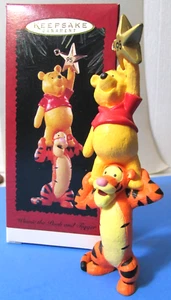 1995 Hallmark Ornament WINNIE THE POOH AND TIGRE - Foto 1 di 12