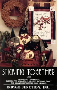 Indygo Junction IJ523 STICKING TOGETHER Plush Felt Snowman Family & Wall Hanging - Picture 1 of 3