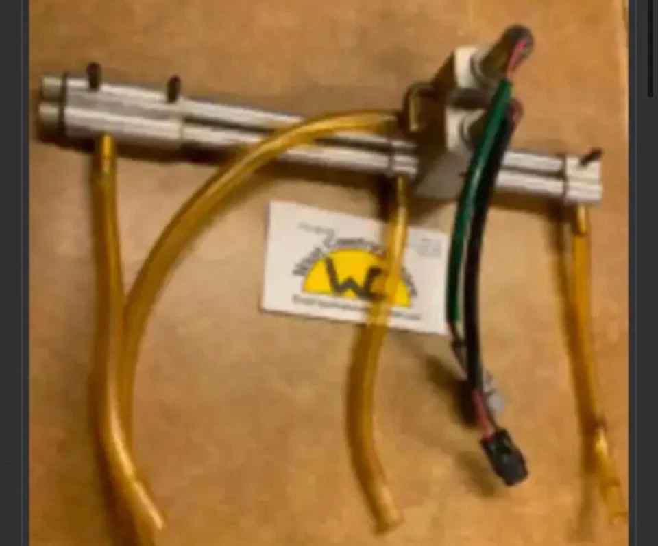 SKI-DOO TRIPLE FUEL RAIL D2UP - Image 1 of 1